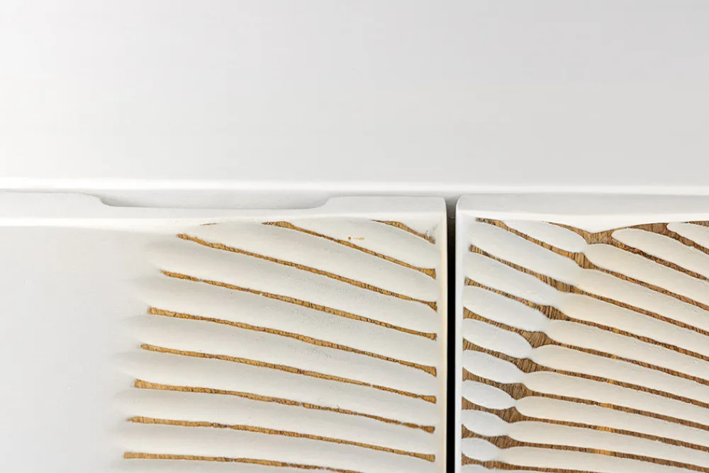 Riess-Ambiente Mehr...|Goldene Möbel > Massives TV-Lowboard GOLDEN SUNSET 180cm weiß gold Mangoholz 3D Schnitzereien Metallfüße