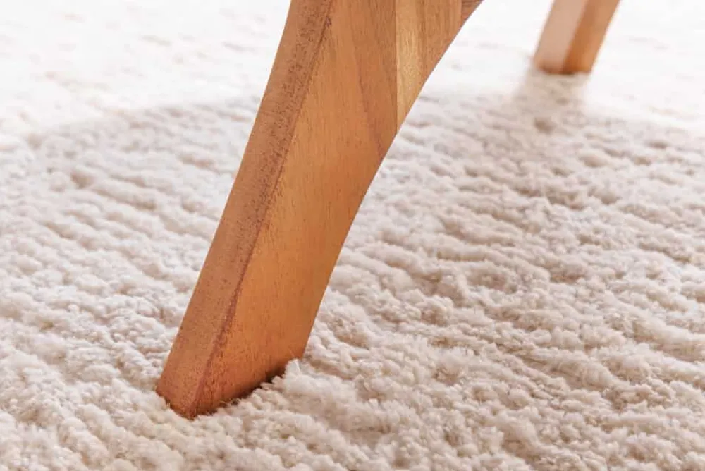Riess-Ambiente Mehr...|Couchtische > Massivholz Couchtisch ARCHITECTURE 70cm natur honey finish Akazie dreieckig