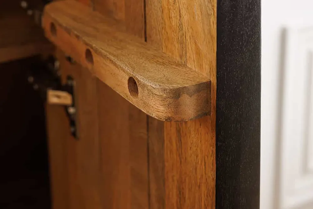 Riess-Ambiente Mehr...|Massivholzschränke > Massivholz Highboard VOODOO 120cm braun weiß schwarz Mangoholz mit 3D Schnitzereien oval Metallgestell