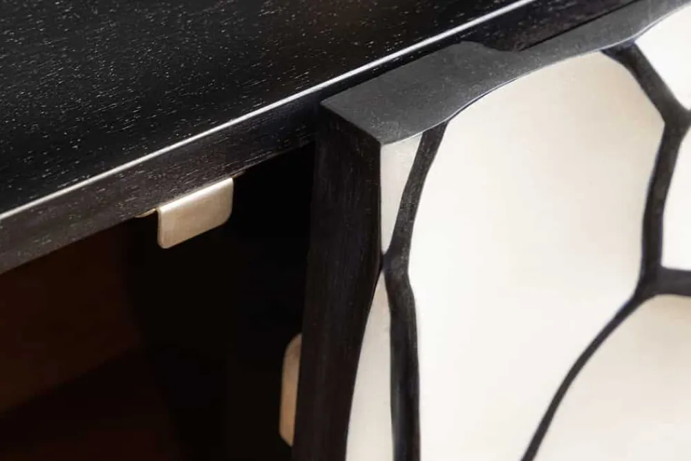 Riess-Ambiente Mehr...|Massivholzschränke > Massivholz Sideboard VULCANO 180cm weiß schwarz Mangoholz mit 3D Schnitzereien handmade Metallgestell gold