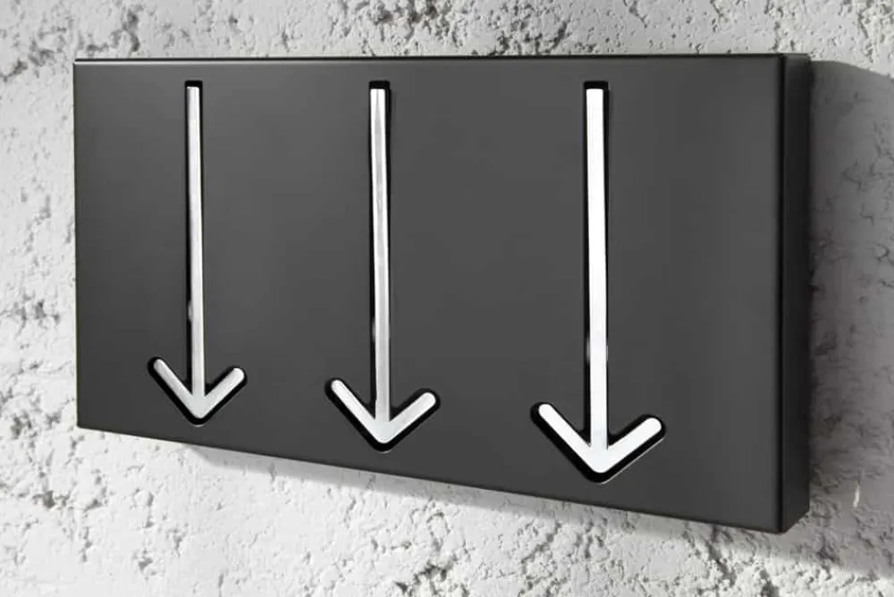 Riess-Ambiente Garderoben > Moderne Design Wandgarderobe ARROW 30cm schwarz mit 3 Haken