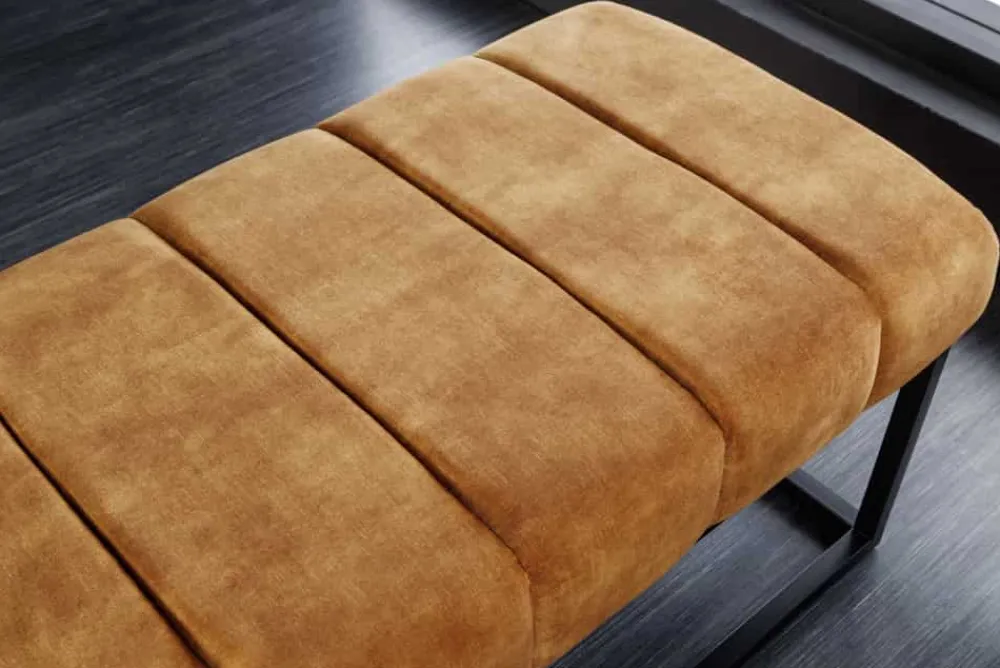 Riess-Ambiente Sitzbänke|Samt Möbel > Moderne Sitzbank PETIT BEAUTÉ 110cm senfgelb Samt schwarzes Metallgestell