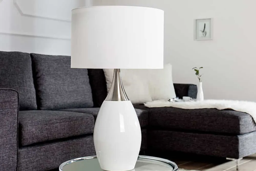 Riess-Ambiente Tischlampen > Moderne Tischlampe CARLA 60cm weiß silber mit Leinenschirm