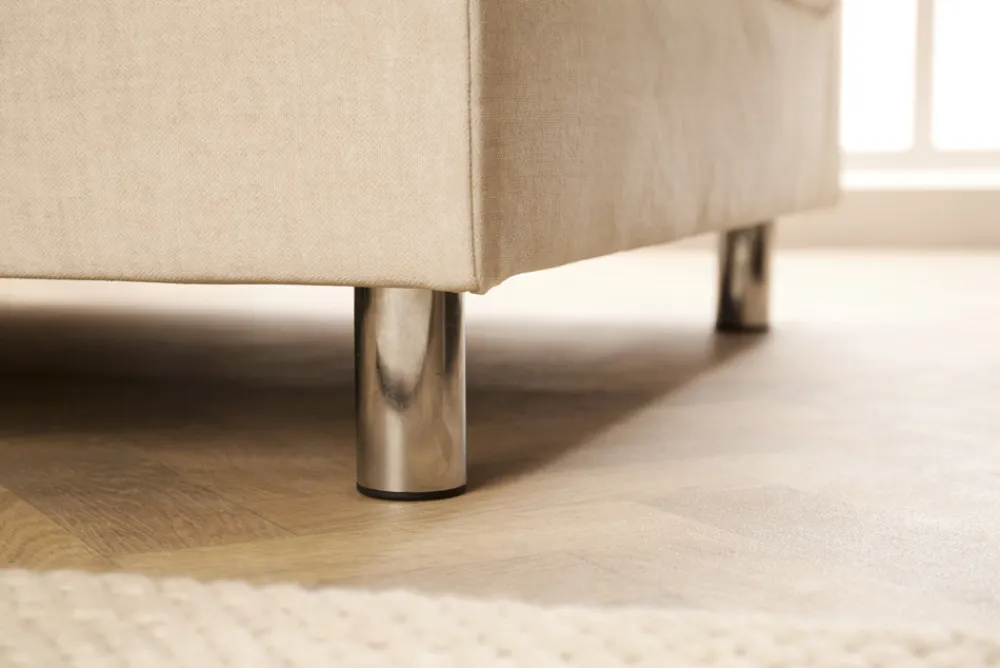 Riess-Ambiente Samt Möbel|Skandinavisch > Moderne Wohnlandschaft KENT 220cm champagner beige Vogue Velours Samt Federkern mit Hocker