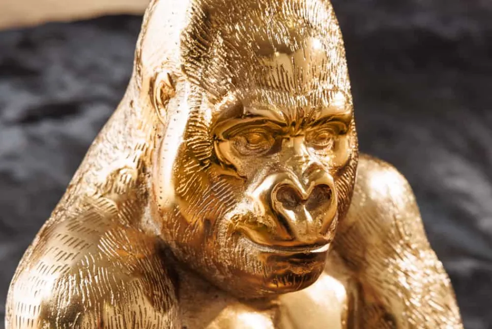 Riess-Ambiente Beistelltische|Goldene Möbel > Runder Beistelltisch KONG 50cm gold Metall Glas Affenfigur Gorilla Skulptur