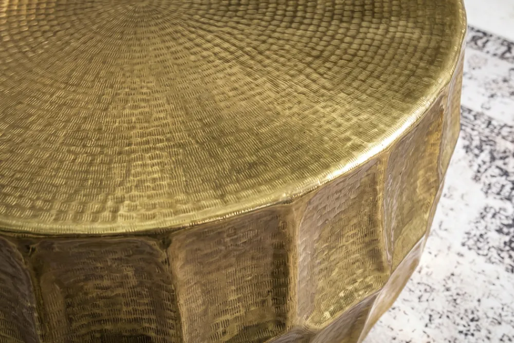 Riess-Ambiente Goldene Möbel|Couchtische & Truhen > Runder Couchtisch ORGANIC ORIENT 70cm gold Metall Hammerschlag 3D-Design handmade