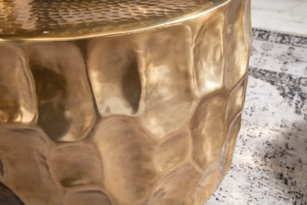 Riess-Ambiente Goldene Möbel|Couchtische & Truhen > Runder Couchtisch ORGANIC ORIENT 55cm gold Metall Hammerschlag 3D-Design handmade
