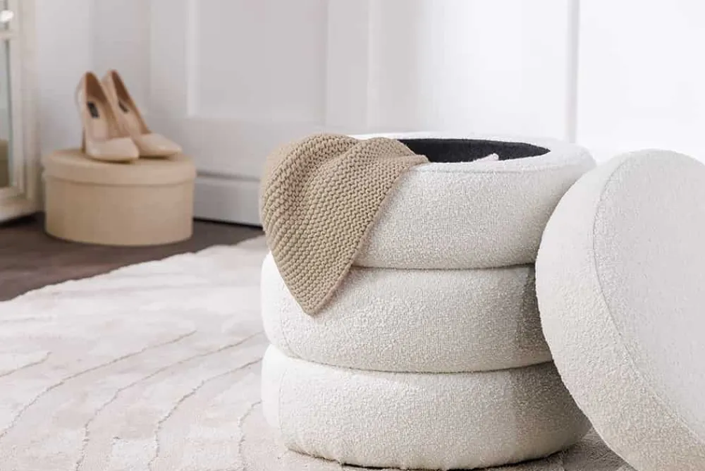 Riess-Ambiente Skandinavisch|Sitzhocker > Runder Hocker VOGUE 50cm creme weiß Bouclé Polsterhocker mit Stauraum