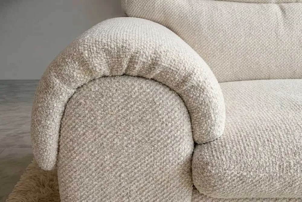 Riess-Ambiente 3-Sitzer Sofa > 3-Sitzer Sofa SIXTH SENSE 210cm beige Bouclé-Strickstoff mit Nosagfederung und Daunenfedern